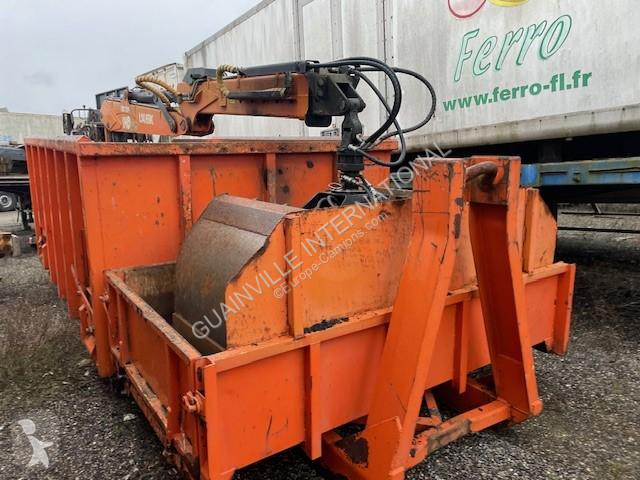 Equipamentos pesados BENNE ET GRUE SUR BERCE
