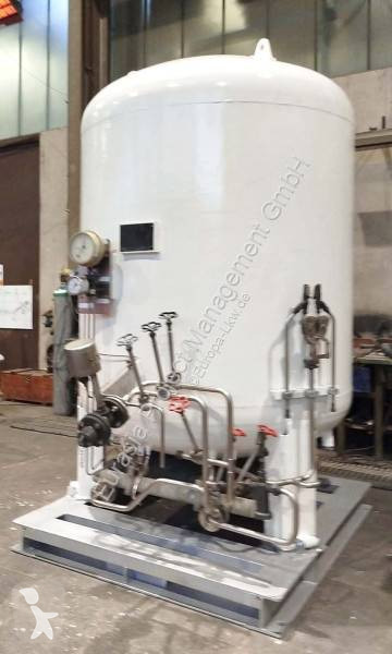تجهيزات الآليات الثقيلة  Gas tank on pallet for...