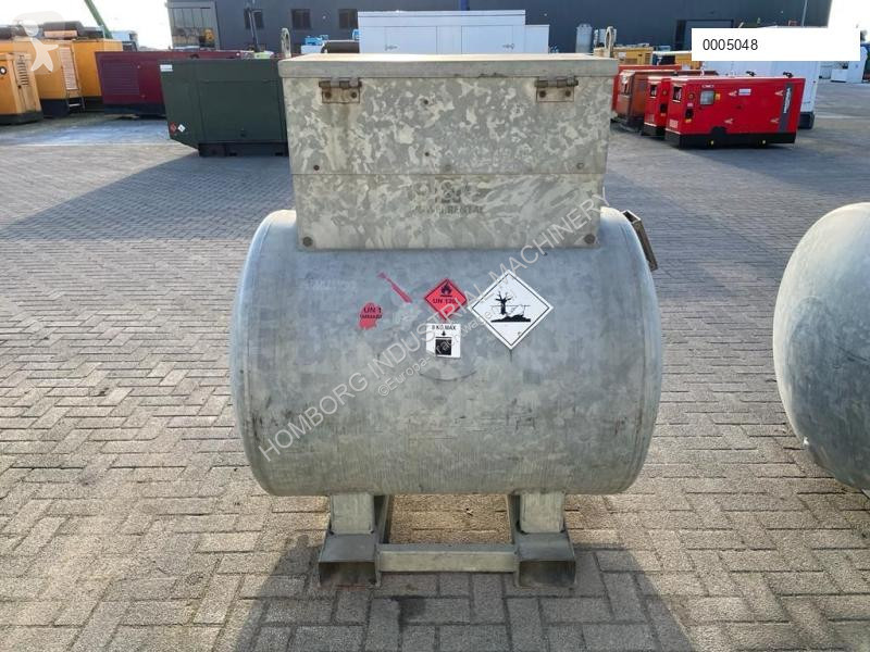 Attrezzature automezzi pesanti  Dieseltank...