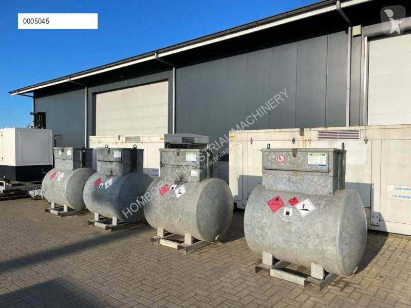 Attrezzature automezzi pesanti  Dieseltank...
