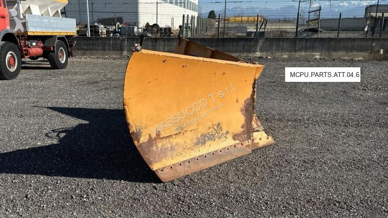 Attrezzature automezzi pesanti  Pelazza Andrea 5V5