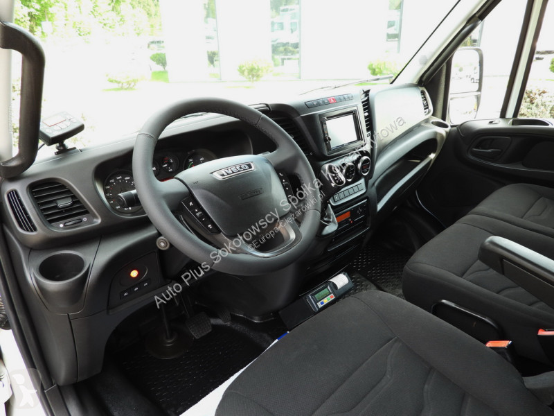 Samochód dostawczy Iveco 70C17 DAILY
