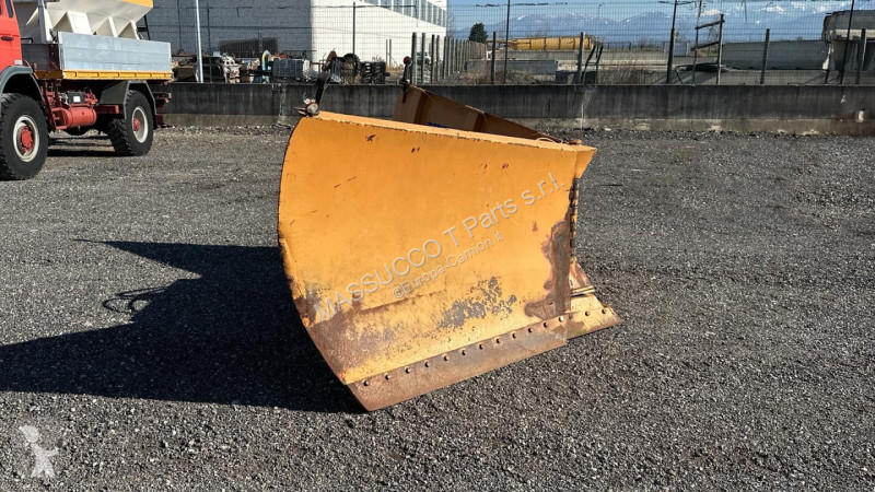 Attrezzature automezzi pesanti  5V5