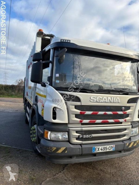 Vehículo de limpieza viaria Scania P280