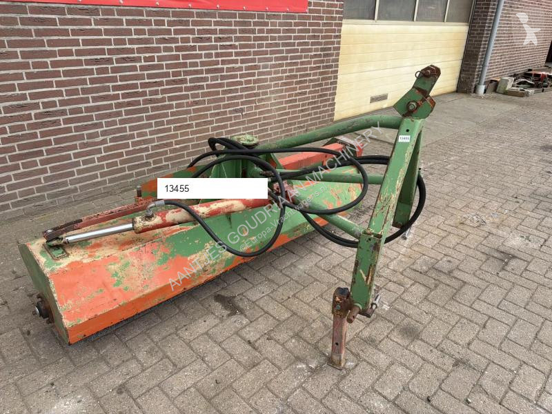 تجهيزات الآليات الثقيلة  Brosse de voirie
