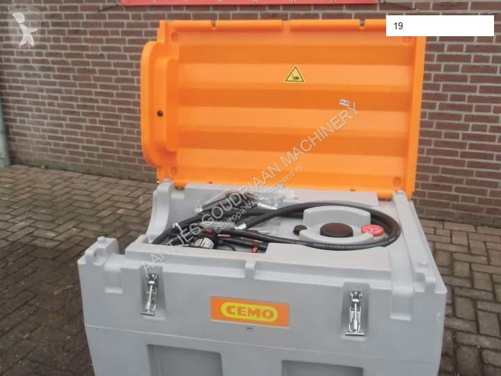 Uitrusting voor vrachtwagens  Brandstoftank...