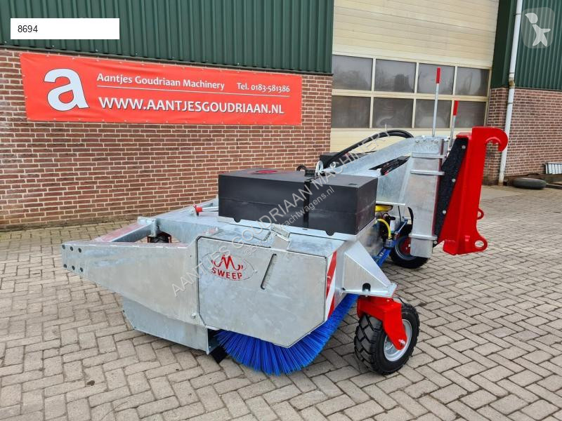 Uitrusting voor vrachtwagens Sweep veegmachine...