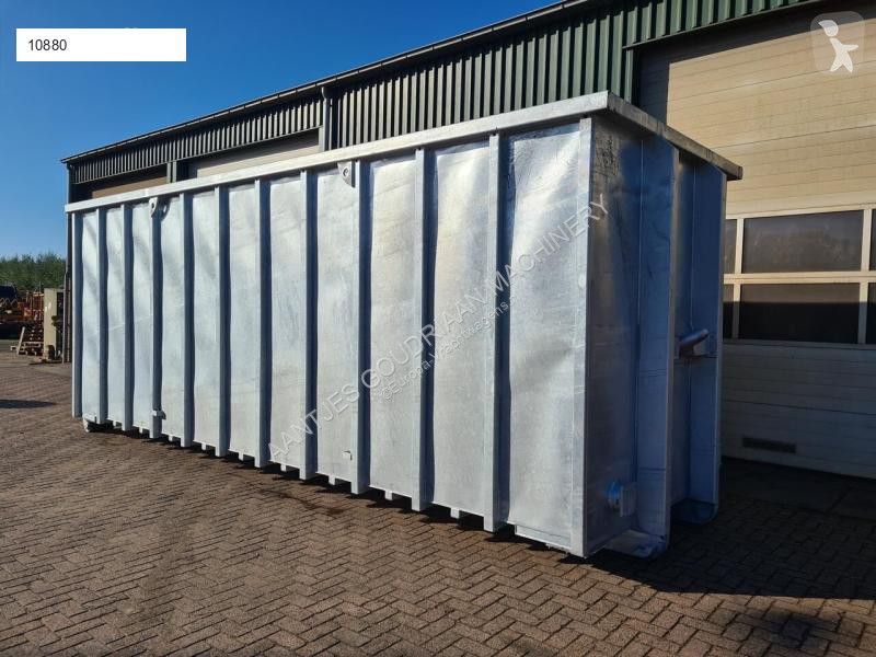 Uitrusting voor vrachtwagens  Vloeistof container