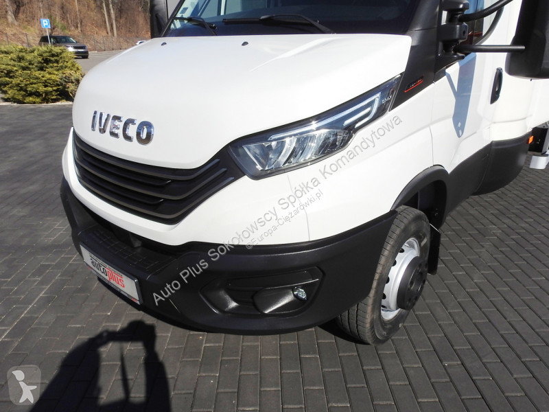 Véhicule utilitaire Iveco 70C18 DAILY