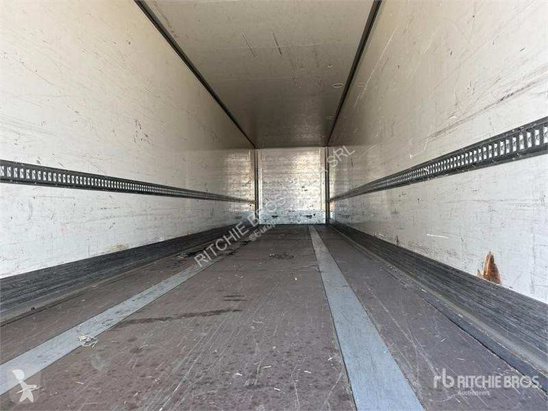 Félpótkocsi Kögel S24-3 Tri/A Van Trailer