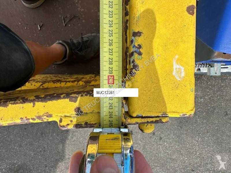 Uitrusting voor vrachtwagens  CONTAINER + FASSI...