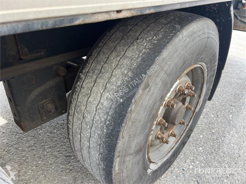 Návěs Kögel S24-3 Tri/A Van Trailer