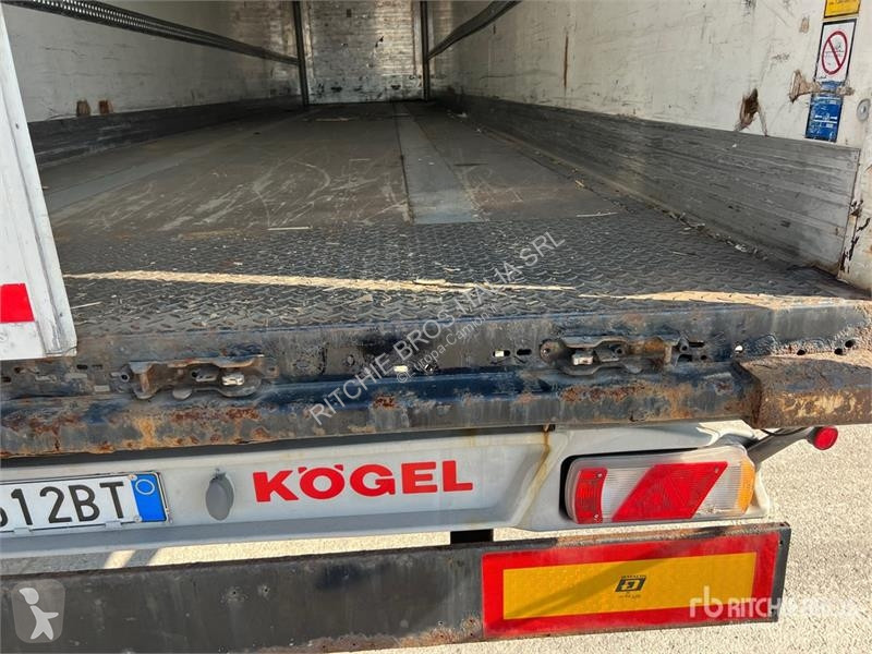 Félpótkocsi Kögel S24-3 Tri/A Van Trailer