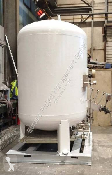 تجهيزات الآليات الثقيلة  Gas tank on pallet for...