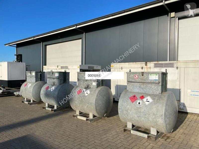 Attrezzature automezzi pesanti  Dieseltank...
