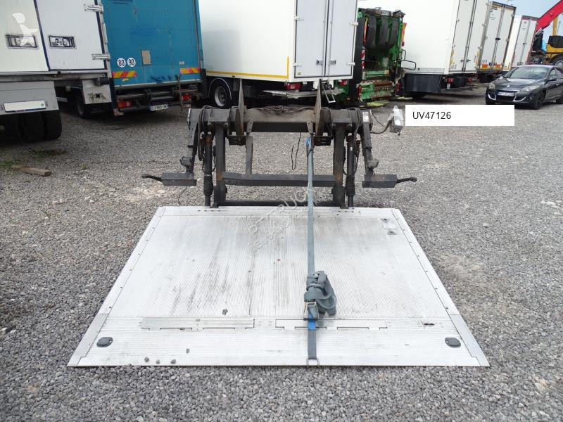 Équipements PL Scania ampe de chargement...