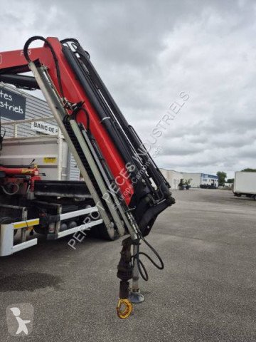 Grue auxiliaire Fassi