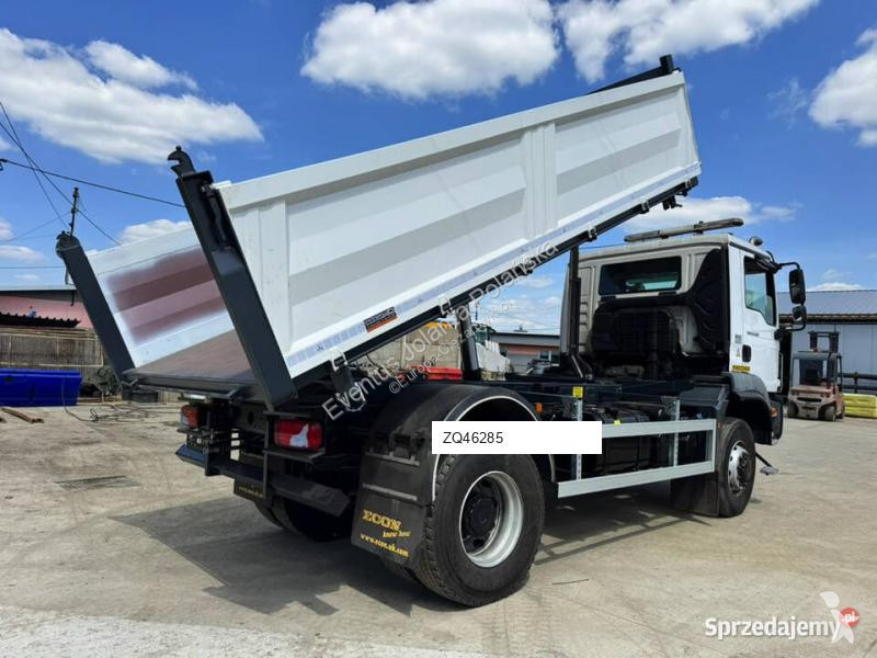 Veicolo per la pulizia delle strade MAN TGM 18.290