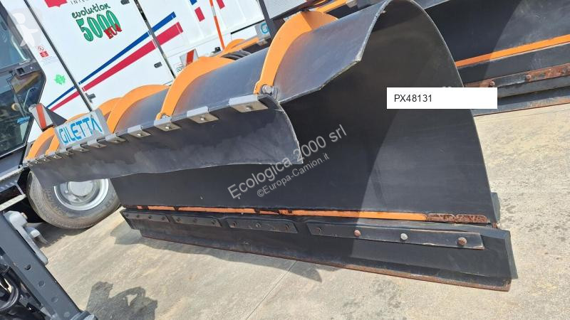 Equipamientos  Giletta RN28