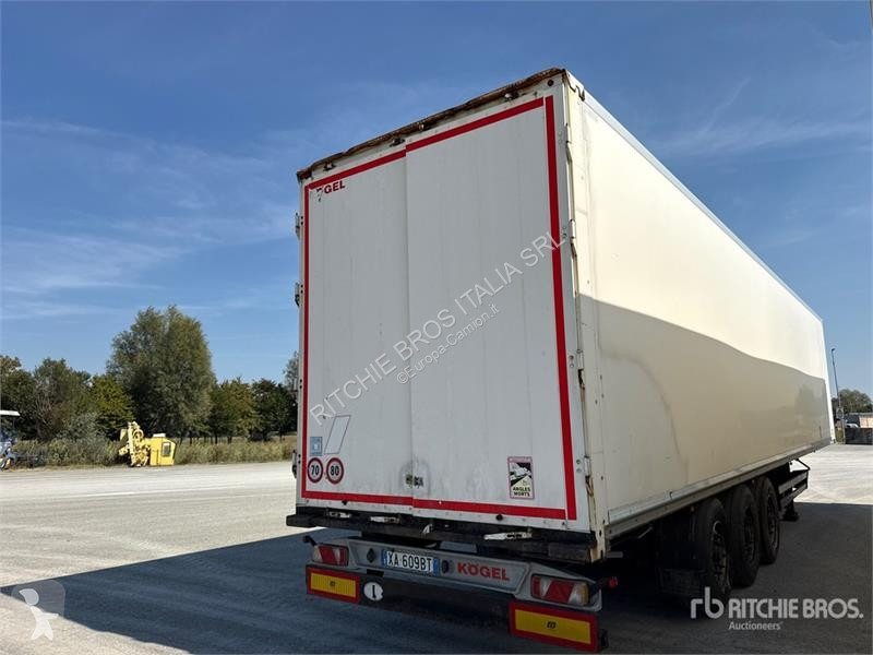 Félpótkocsi Kögel S24-3 Tri/A Van Trailer