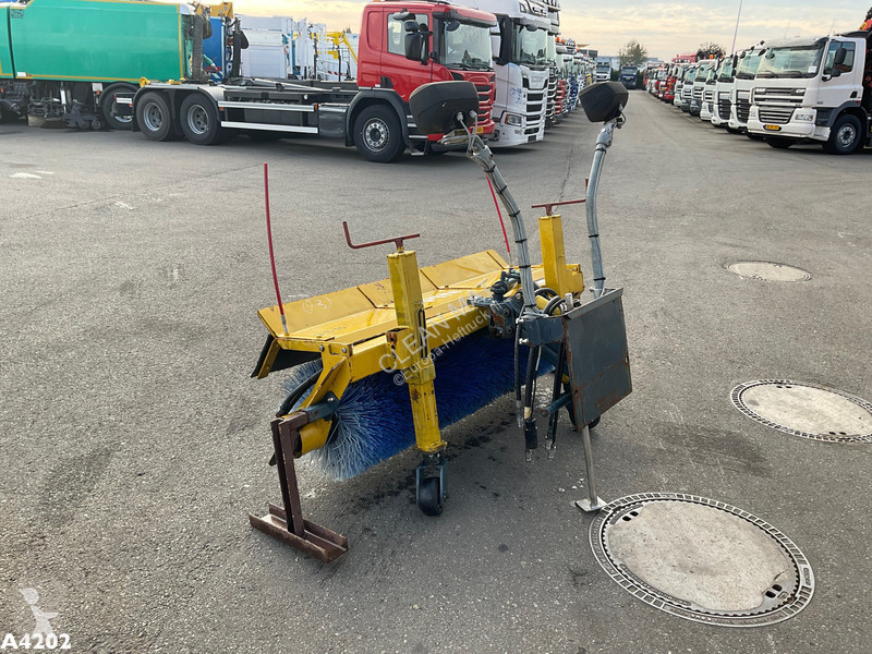 معدات التنظيف