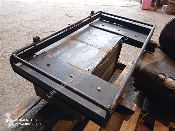 Udstyr til lastbiler Iveco Boîte à outils  Caja...