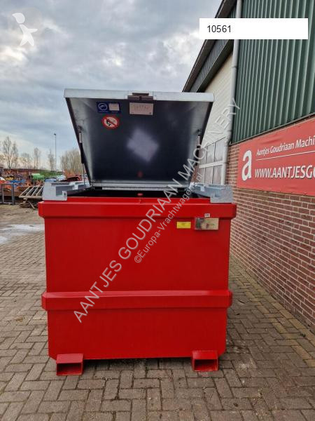 Uitrusting voor vrachtwagens  IBC dieseltank