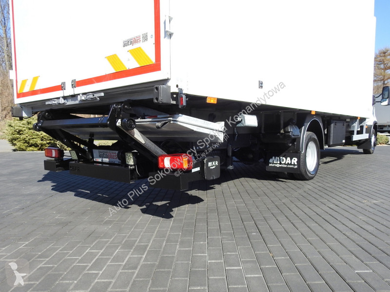 Véhicule utilitaire Iveco 70C18 DAILY