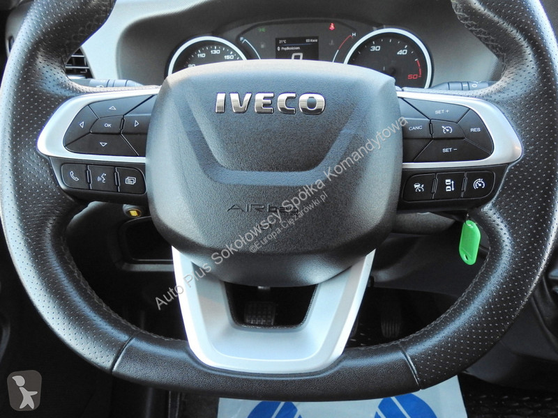 Véhicule utilitaire Iveco 70C18 DAILY