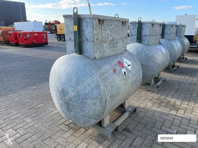 Attrezzature automezzi pesanti  Dieseltank...