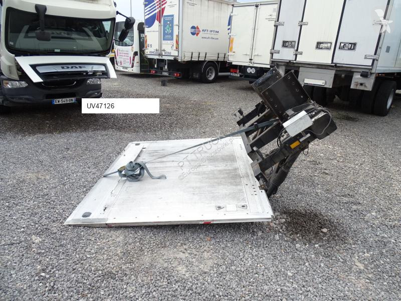 Équipements PL Scania ampe de chargement...