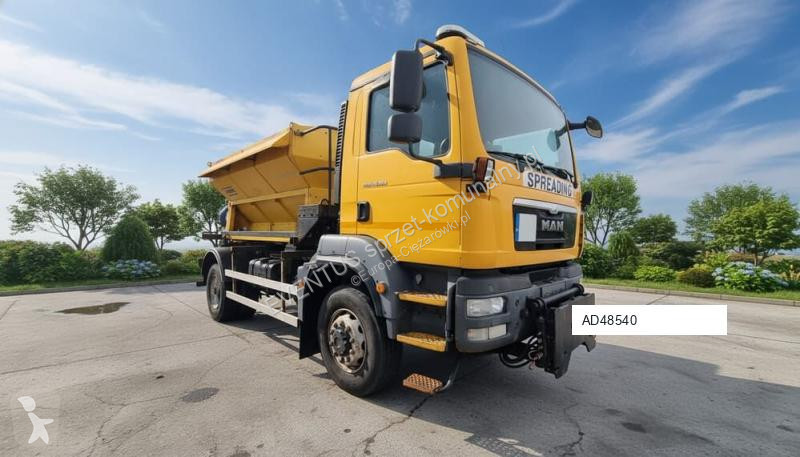 آلة لصيانة الطرق MAN Stratos B60-36