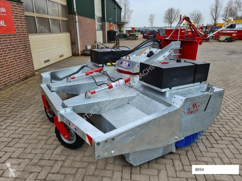 Uitrusting voor vrachtwagens  Sweep veegmachine...