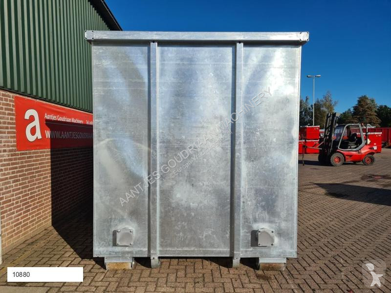 Uitrusting voor vrachtwagens  Vloeistof container