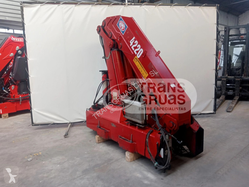 Uitrusting voor vrachtwagens HMF 4220 K4
