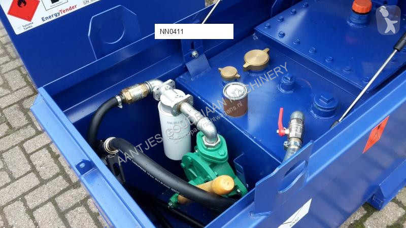 تجهيزات الآليات الثقيلة  IBC tank met handpomp