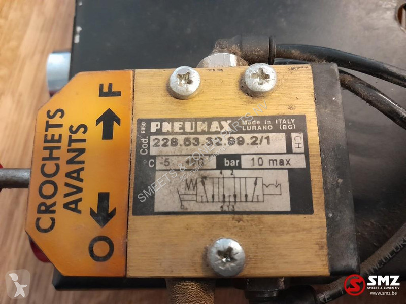 Uitrusting voor vrachtwagens  Occ bediening...