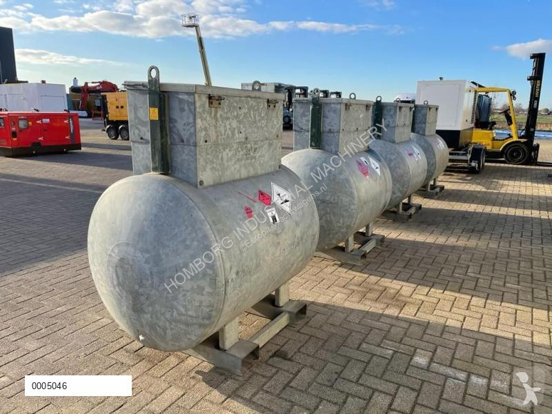 Attrezzature automezzi pesanti  Dieseltank...
