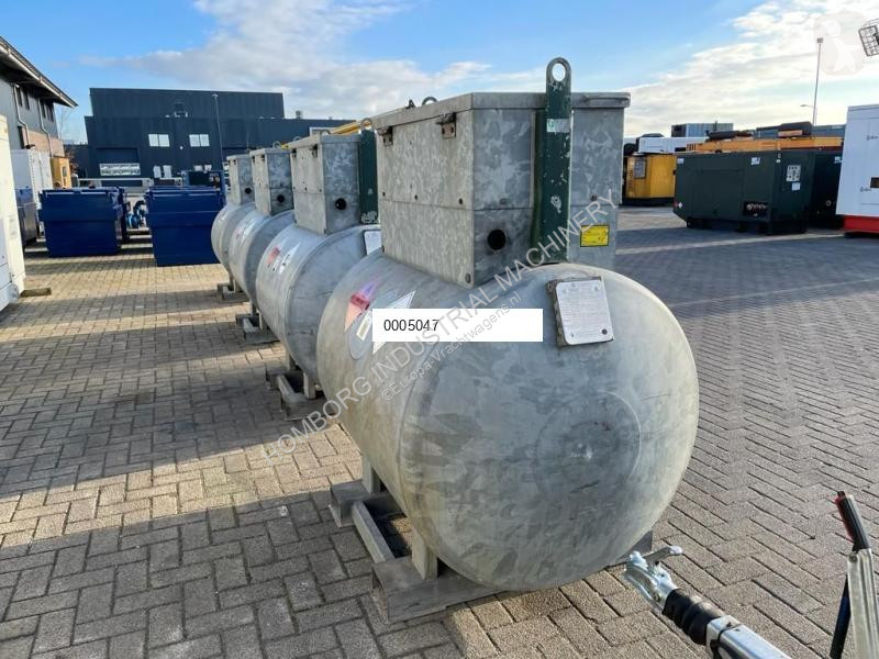 Attrezzature automezzi pesanti  Dieseltank...