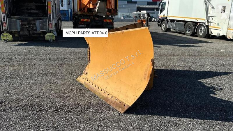 Attrezzature automezzi pesanti  Pelazza Andrea 5V5