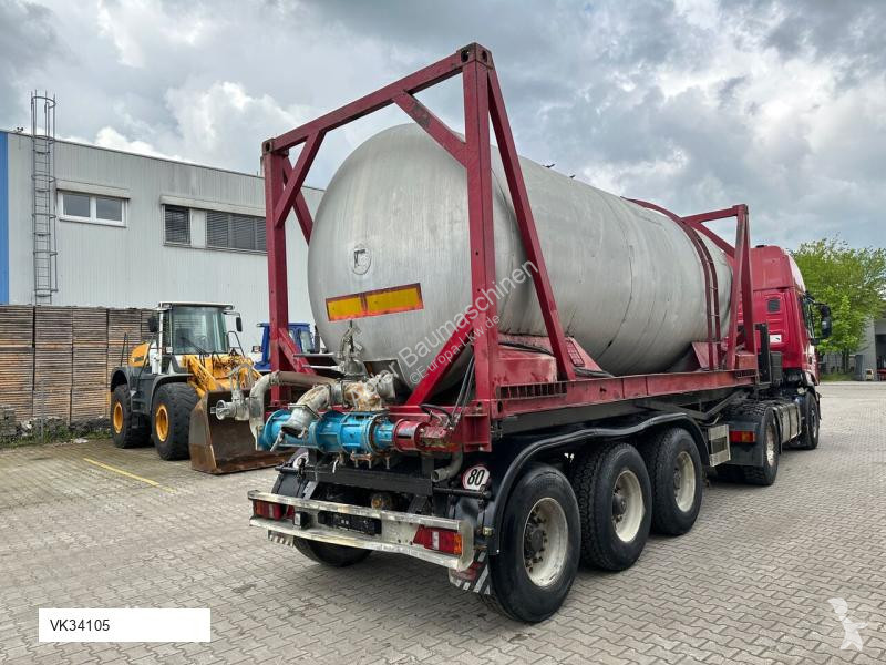 Equipamentos pesados  Lebensmitteltank isoliert...