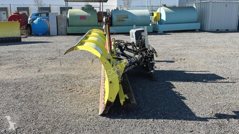 Attrezzature automezzi pesanti  E90-40