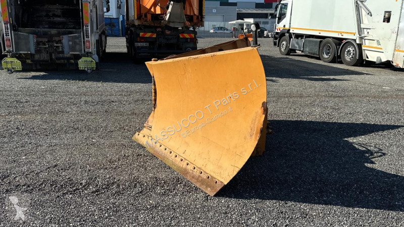 Attrezzature automezzi pesanti  5V5