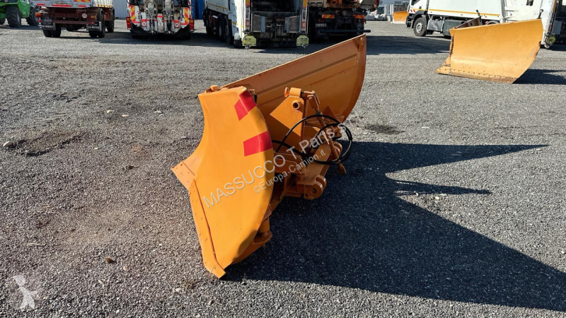 Attrezzature automezzi pesanti