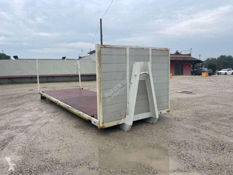 PL-utrustningar  USATO A PIANALE SENZA SPONDE