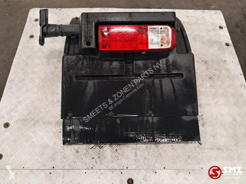 Ford Occ spatbord met bevestigingsbeugel rechts...