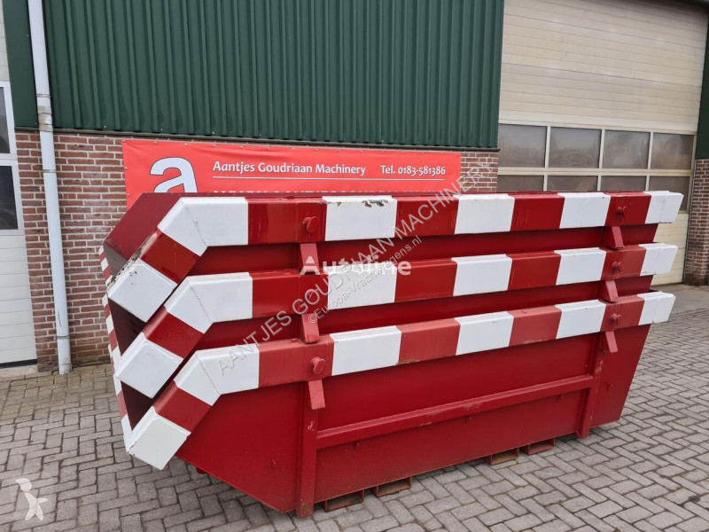 Uitrusting voor vrachtwagens  Portaalbak