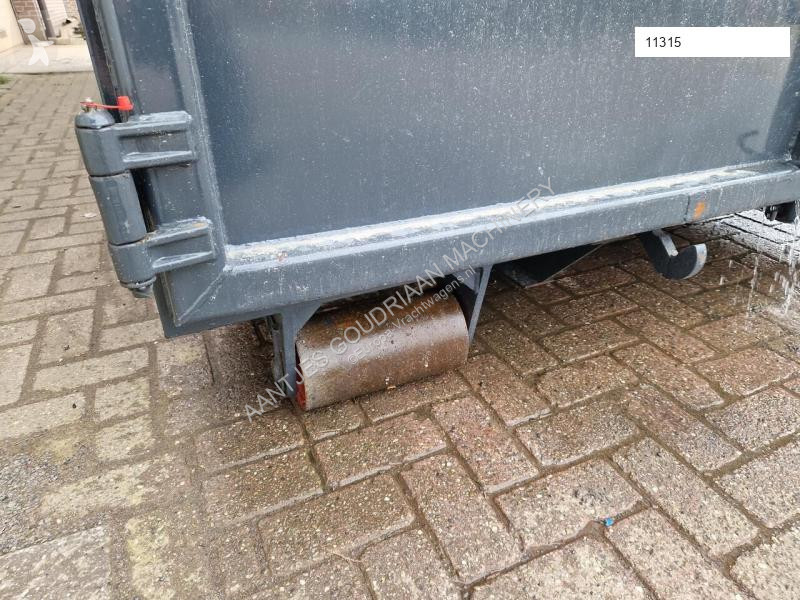 Uitrusting voor vrachtwagens  Conteneur à...
