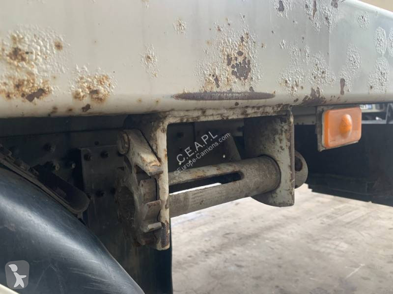 Uitrusting voor vrachtwagens Volvo Plateau...