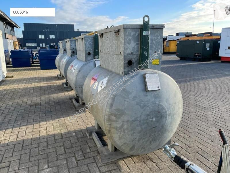 Attrezzature automezzi pesanti  Dieseltank...